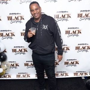 Meet your Posher, Clinton